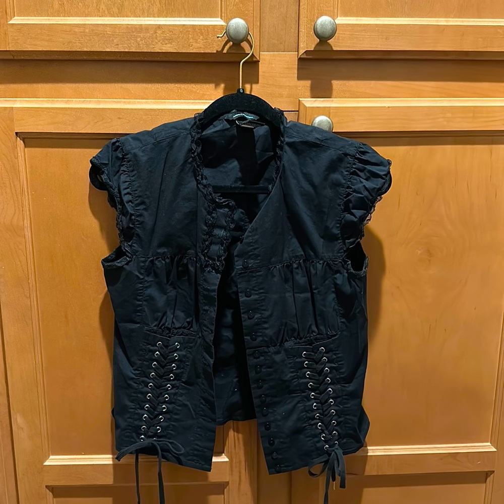 Black shirt
